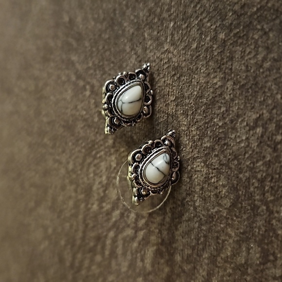 3/$20 Antique Victorian Style Stainless Steel Magnesite Post Earrings - Picture 2 of 6